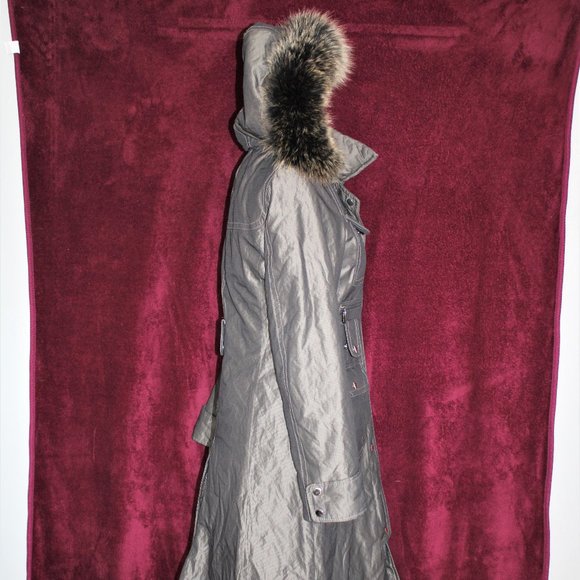 #168 Polyester blend/ fox fur hooded - Picture 6 of 6